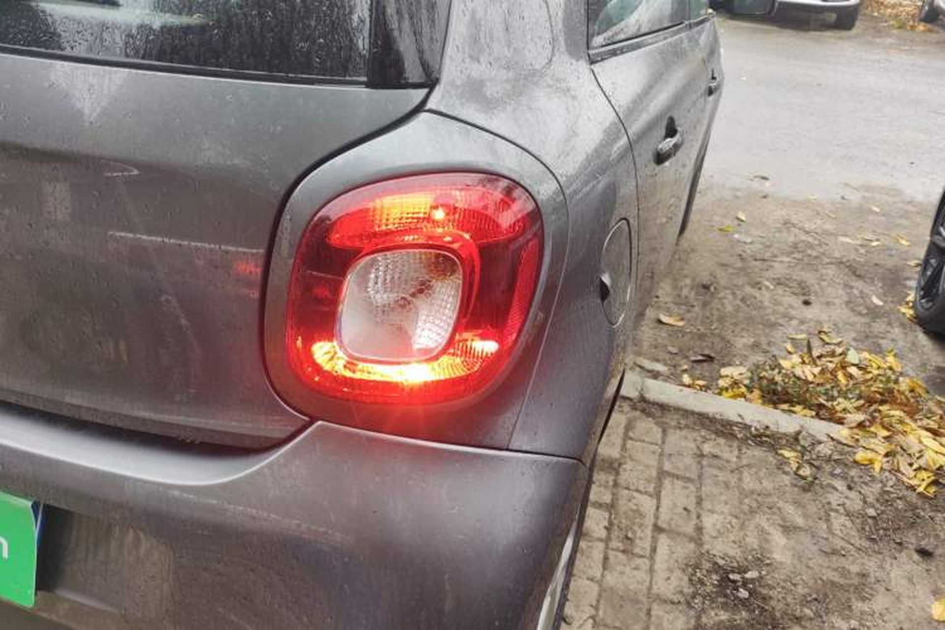 Used smart forfour 2018 1.0L 52 kW Dynamic Edition Exterior 6