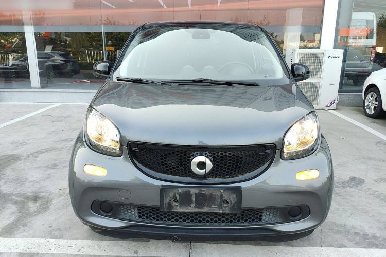 Used smart forfour 2018 0.9T 66 kW Pioneer Edition Front
