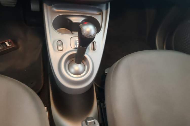 Used smart forfour 2018 1.0L 52 kW Dynamic Edition Gear Lever