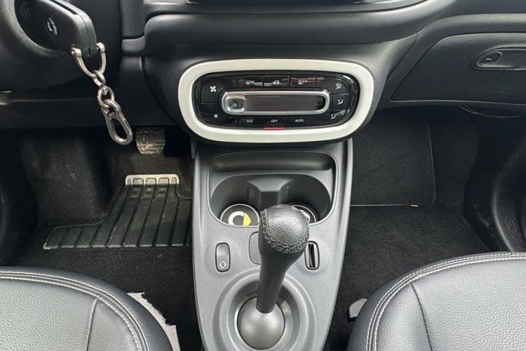 Used smart forfour 2018 1.0L 52 kW Dynamic Edition Gear Lever