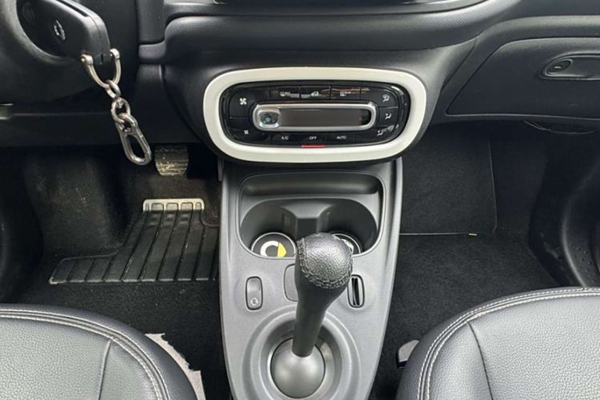 Used smart forfour 2018 1.0L 52 kW Dynamic Edition Gear Lever