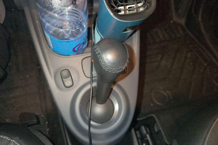 Used smart forfour 2018 0.9T 66 kW Pioneer Edition Gear Lever