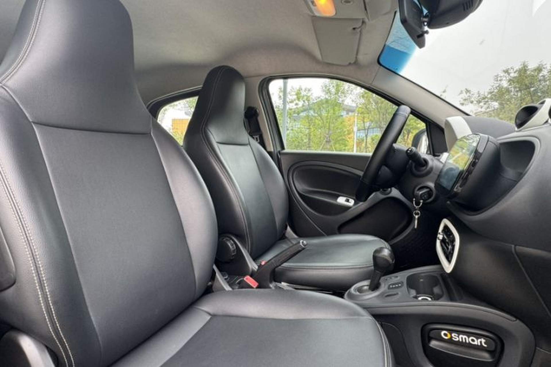 Used smart forfour 2018 1.0L 52 kW Dynamic Edition Headliner