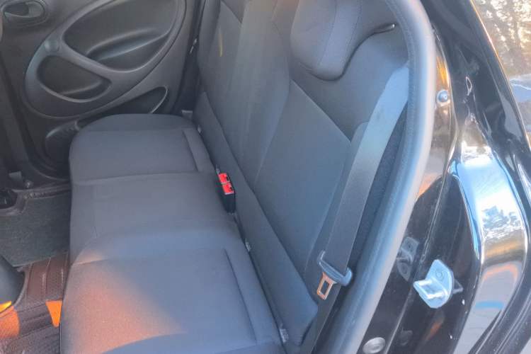 Used smart forfour 2018 1.0L 52 kW Dynamic Edition Interior 1