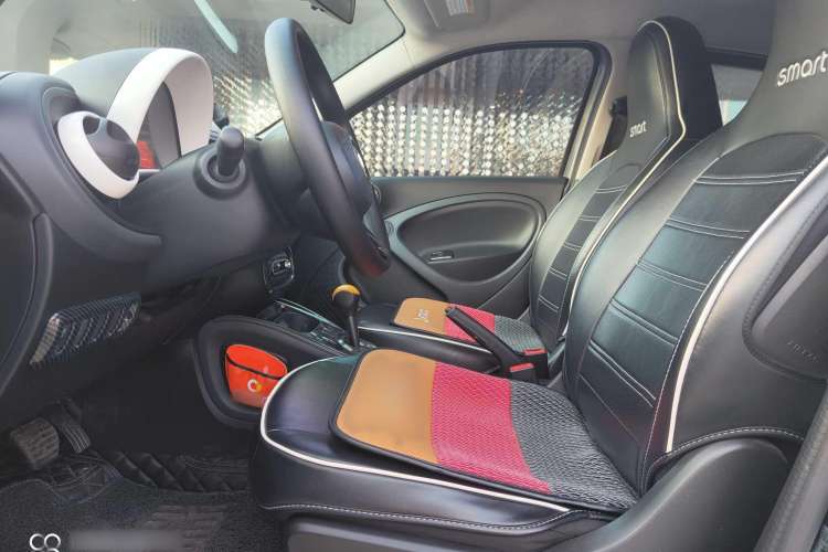 Used smart forfour 2018 1.0L 52 kW Dynamic Edition Interior 1