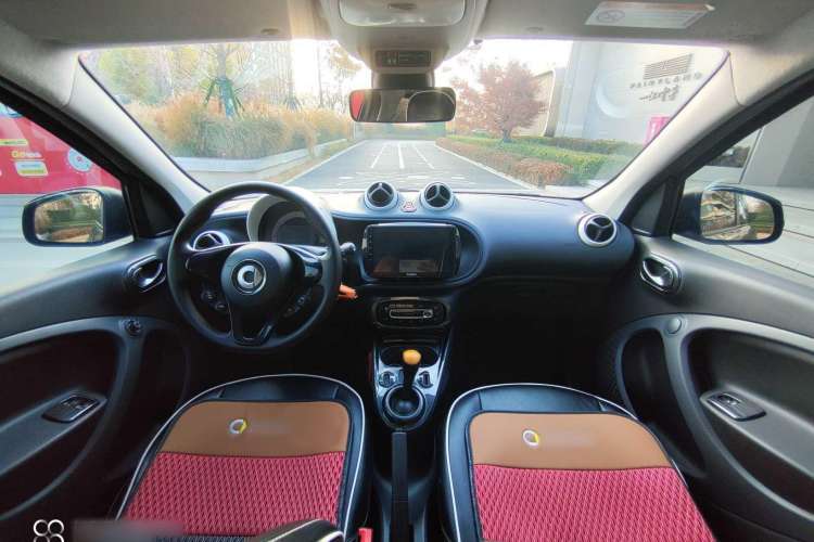 Used smart forfour 2018 1.0L 52 kW Dynamic Edition Interior 5