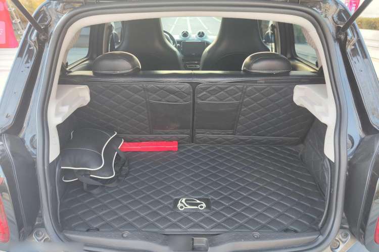 Used smart forfour 2018 1.0L 52 kW Dynamic Edition Interior 6