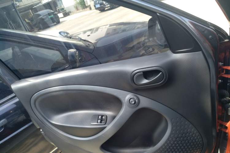 Used smart forfour 2018 1.0L 52 kW Dynamic Edition Left Front Door Interior