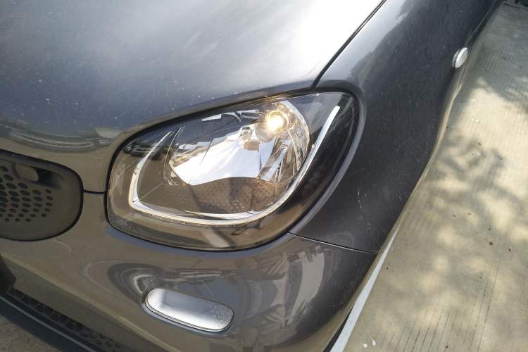 Used smart forfour 2018 1.0L 52 kW Dynamic Edition Left Front Headlight