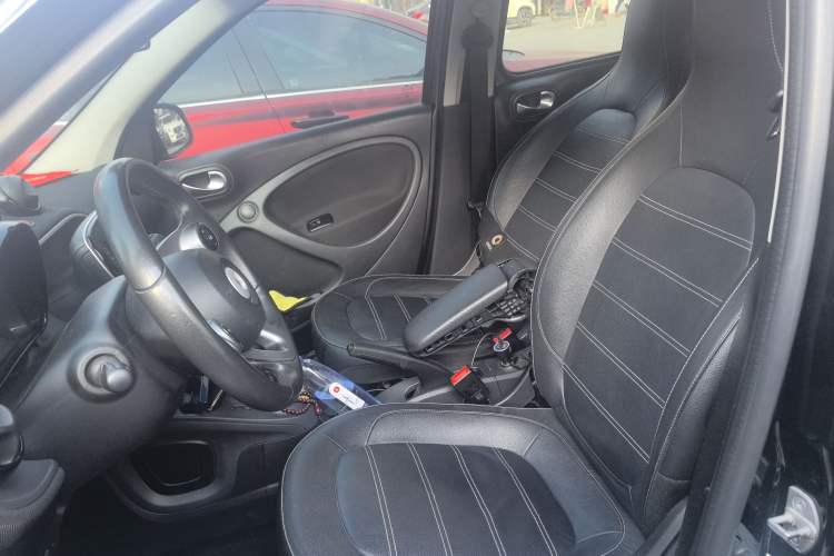Used smart forfour 2018 0.9T 66 kW Pioneer Edition Left Front Seat