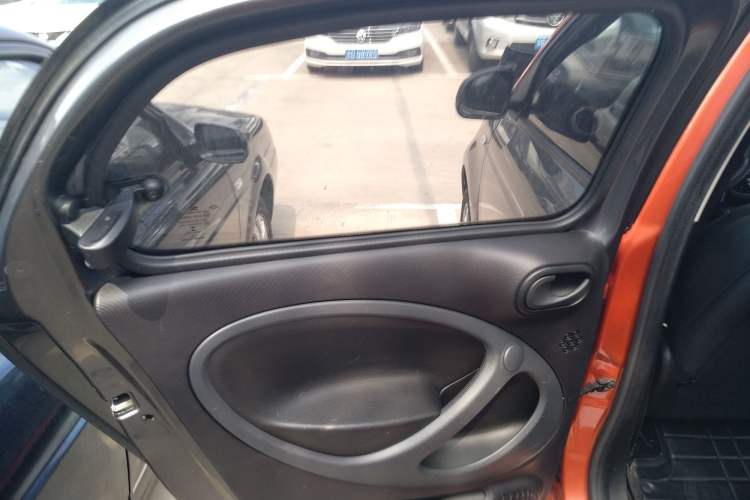 Used smart forfour 2018 1.0L 52 kW Dynamic Edition Left Rear Door Interior