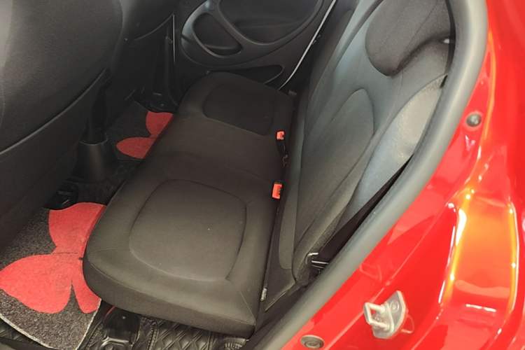 Used smart forfour 2018 1.0L 52kW Passion Edition Left Rear Seat