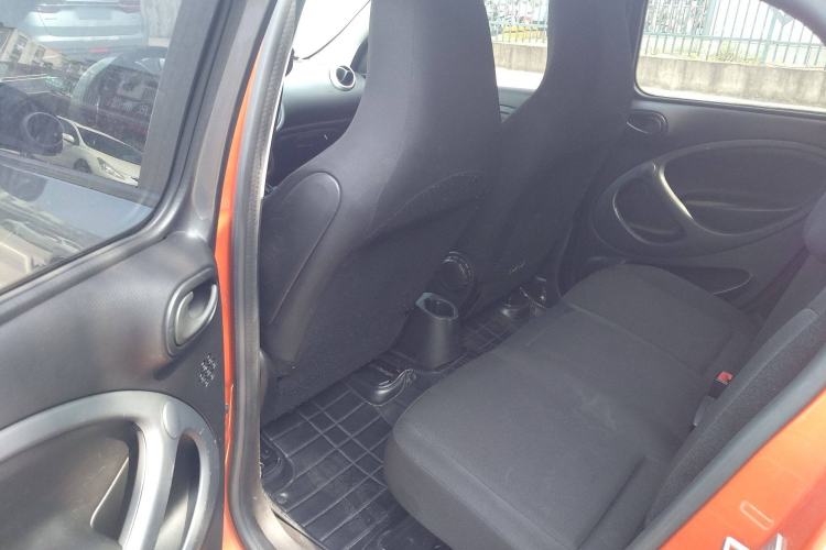 Used smart forfour 2018 1.0L 52 kW Dynamic Edition Left Rear Seat