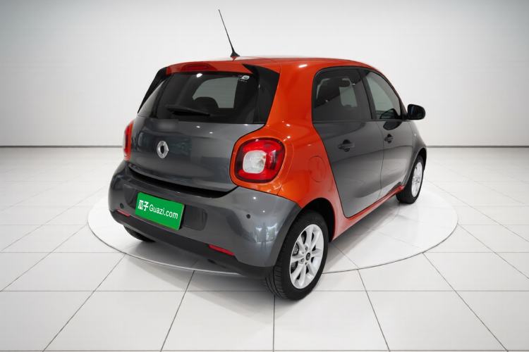 Used smart forfour 2018 1.0L 52 kW Dynamic Edition Rear Right 45 Deg