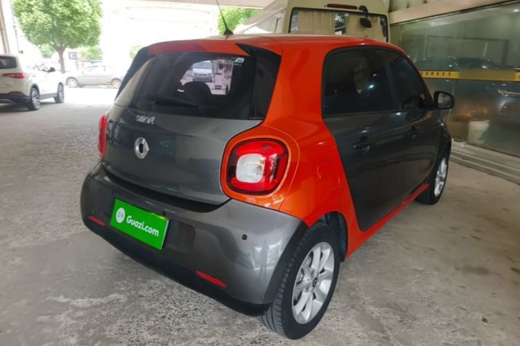 Used smart forfour 2018 1.0L 52 kW Dynamic Edition Rear Right 45 Deg