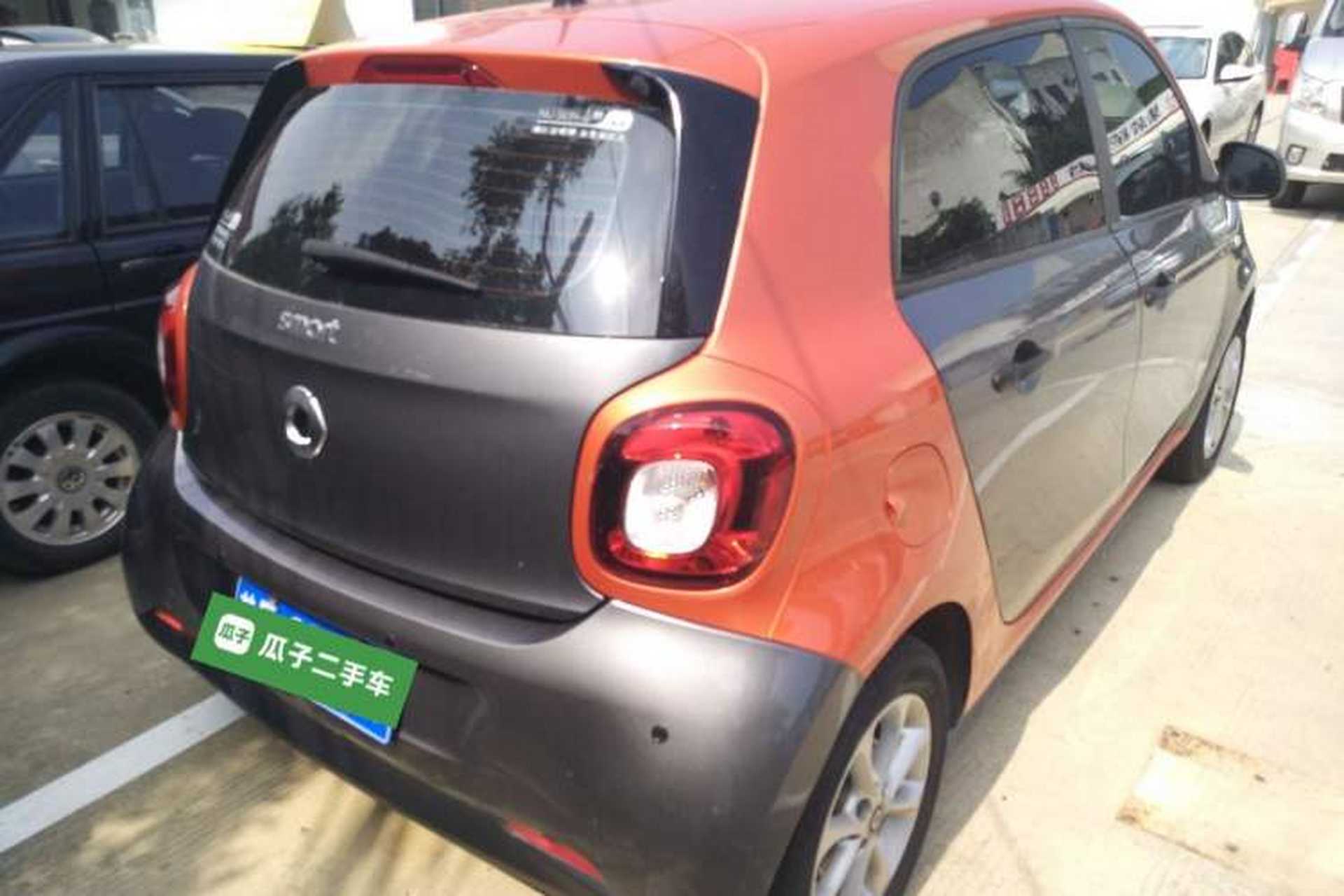 Used smart forfour 2018 1.0L 52 kW Dynamic Edition Rear Right 45 Deg