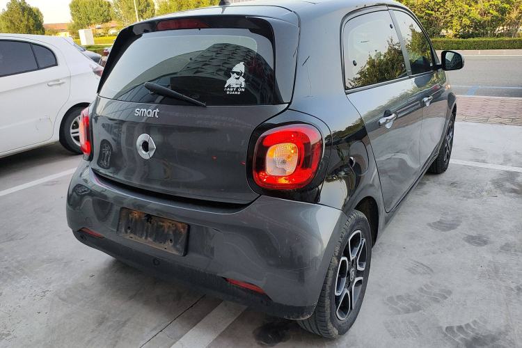 Used smart forfour 2018 0.9T 66 kW Pioneer Edition Rear Right 45 Deg