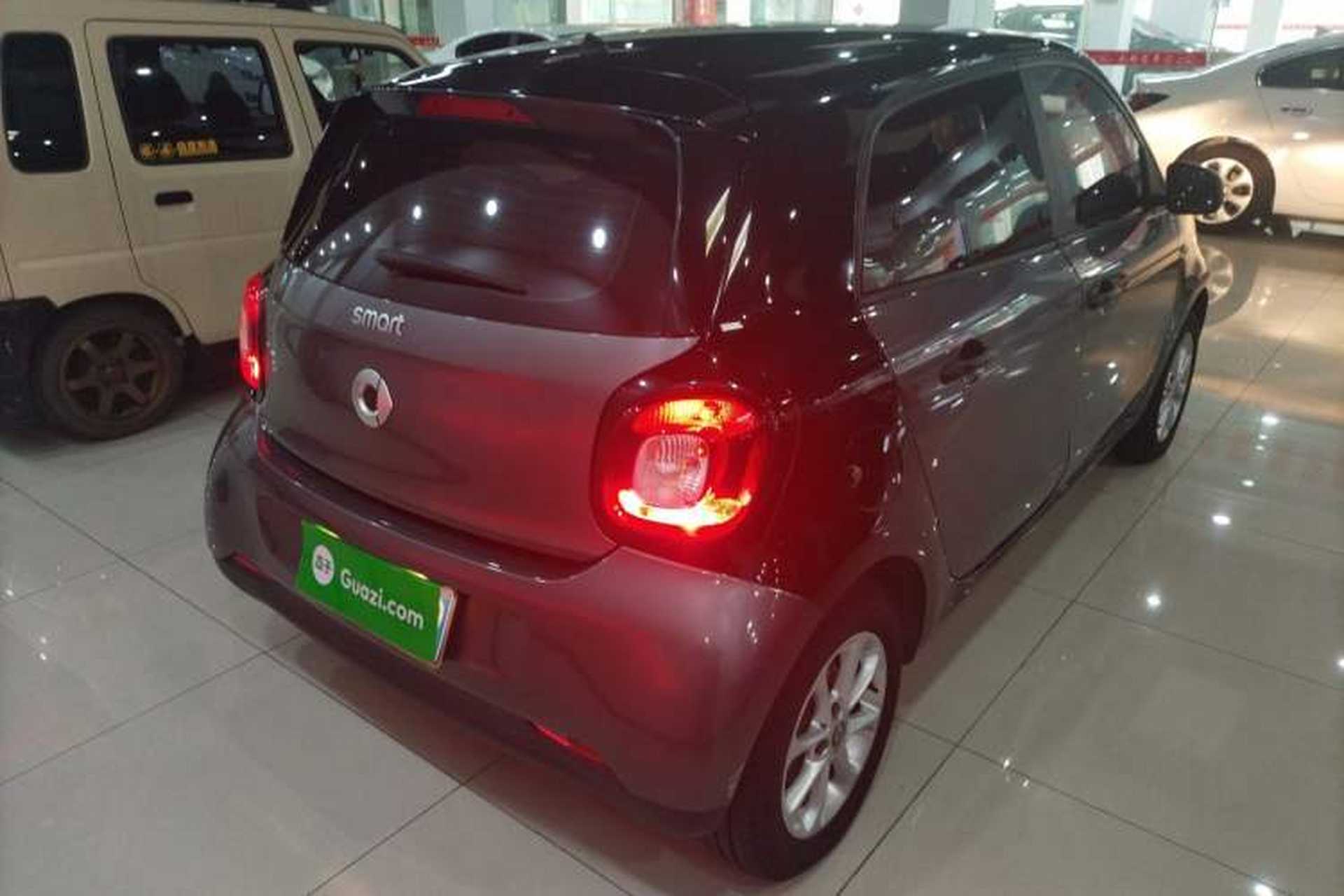 Used smart forfour 2018 1.0L 52 kW Dynamic Edition Rear Right 45 Deg