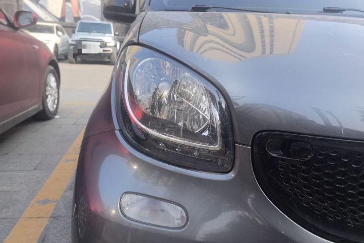 Used smart forfour 2018 0.9T 66 kW Pioneer Edition Right Front Headlight