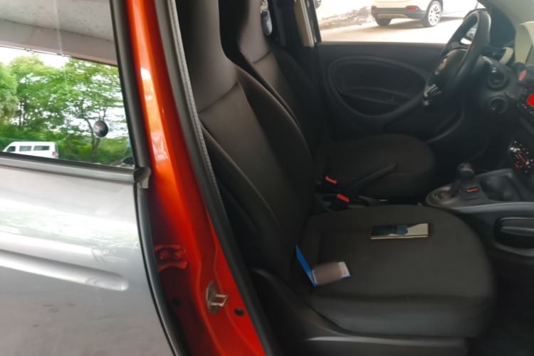 Used smart forfour 2018 1.0L 52 kW Dynamic Edition Right Front Seat