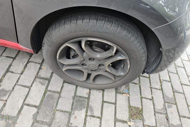 Used smart forfour 2018 1.0L 52kW Passion Edition Right Front Wheel Hub
