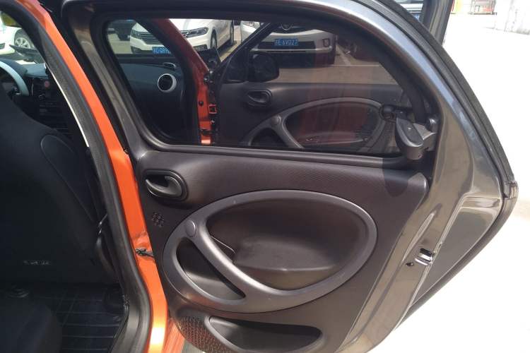 Used smart forfour 2018 1.0L 52 kW Dynamic Edition Right Rear Door Interior