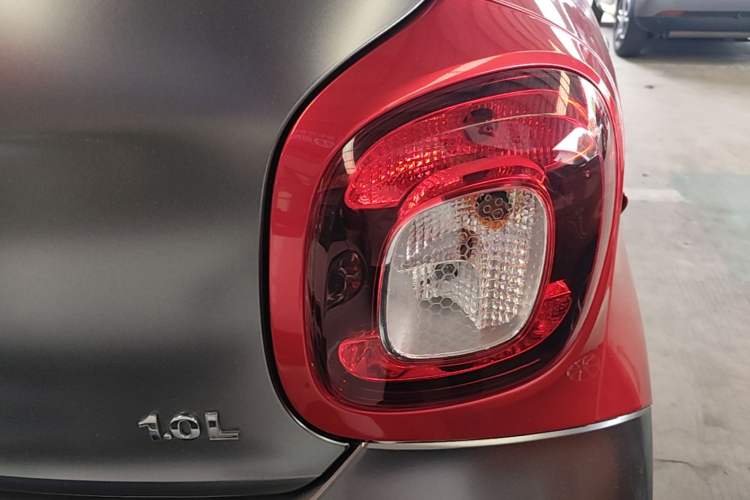Used smart forfour 2018 1.0L 52kW Passion Edition Right Rear Taillight