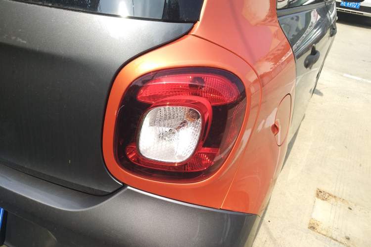 Used smart forfour 2018 1.0L 52 kW Dynamic Edition Right Rear Taillight