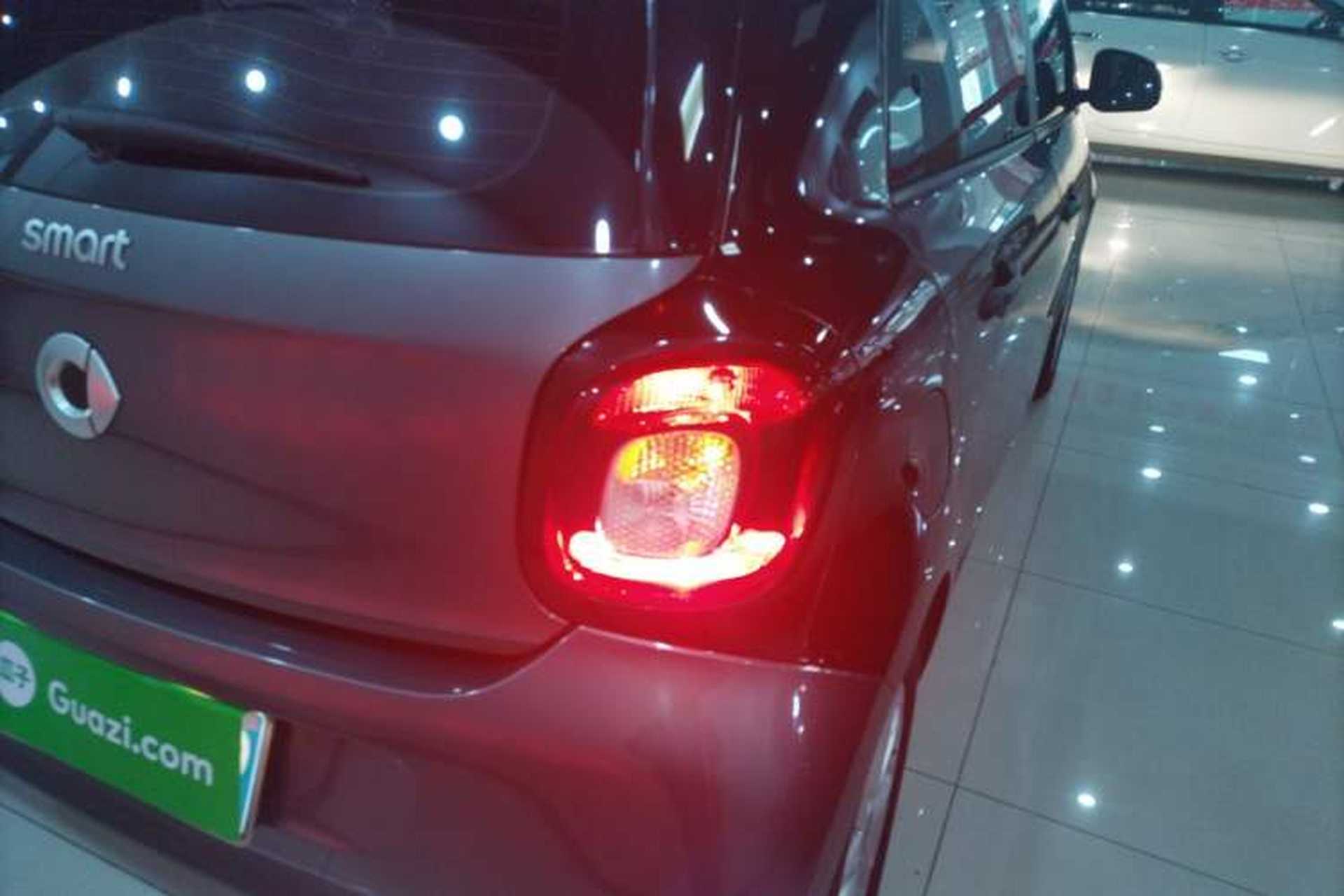 Used smart forfour 2018 1.0L 52 kW Dynamic Edition Right Rear Taillight
