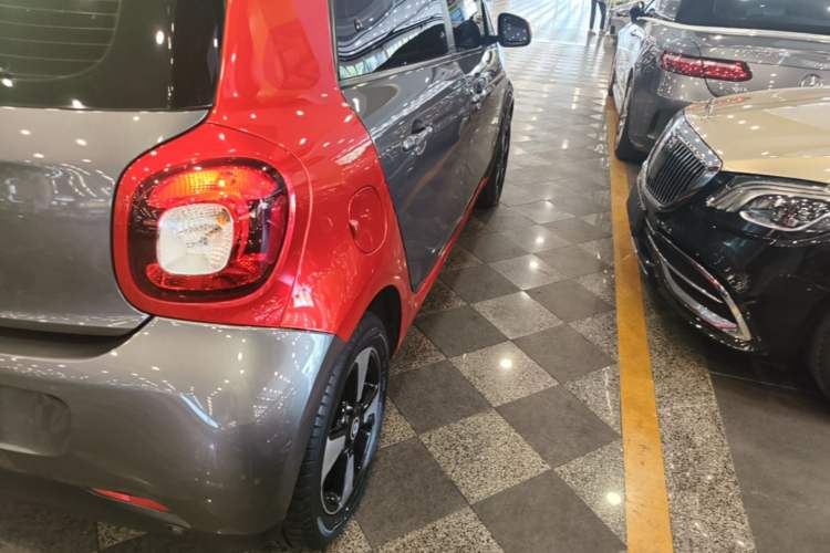 Used smart forfour 2018 1.0L 52kW Passion Edition Right Rear Taillight