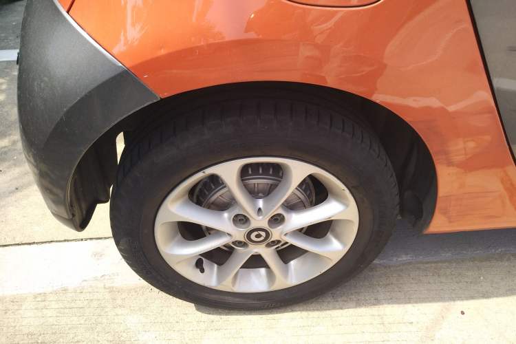 Used smart forfour 2018 1.0L 52 kW Dynamic Edition Right Rear Wheel Hub