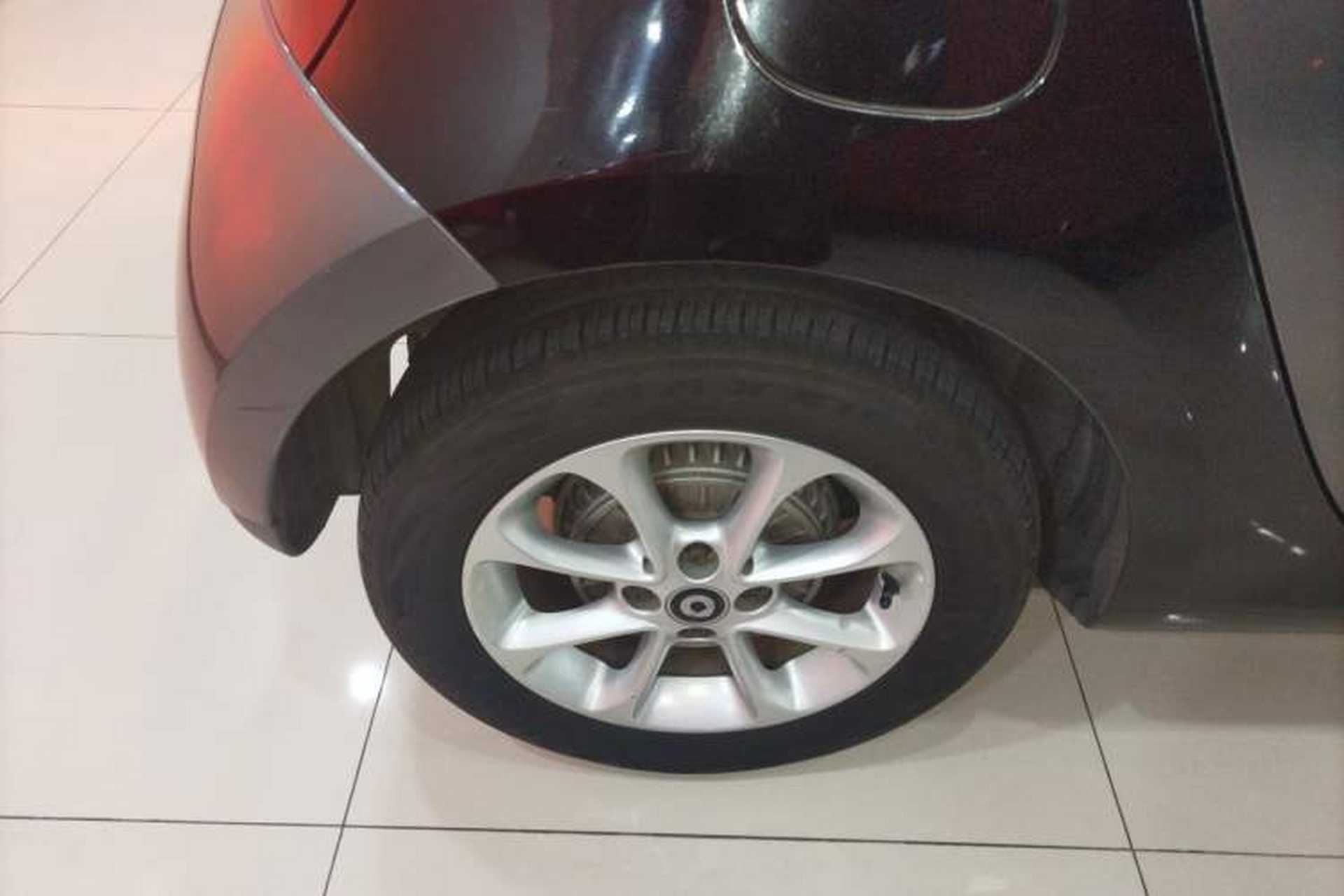 Used smart forfour 2018 1.0L 52 kW Dynamic Edition Right Rear Wheel Hub