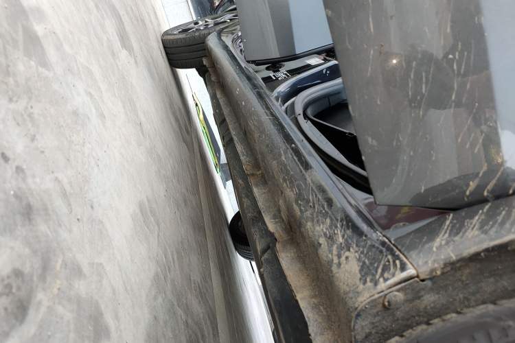 Used smart forfour 2018 0.9T 66 kW Pioneer Edition Right Side Sill