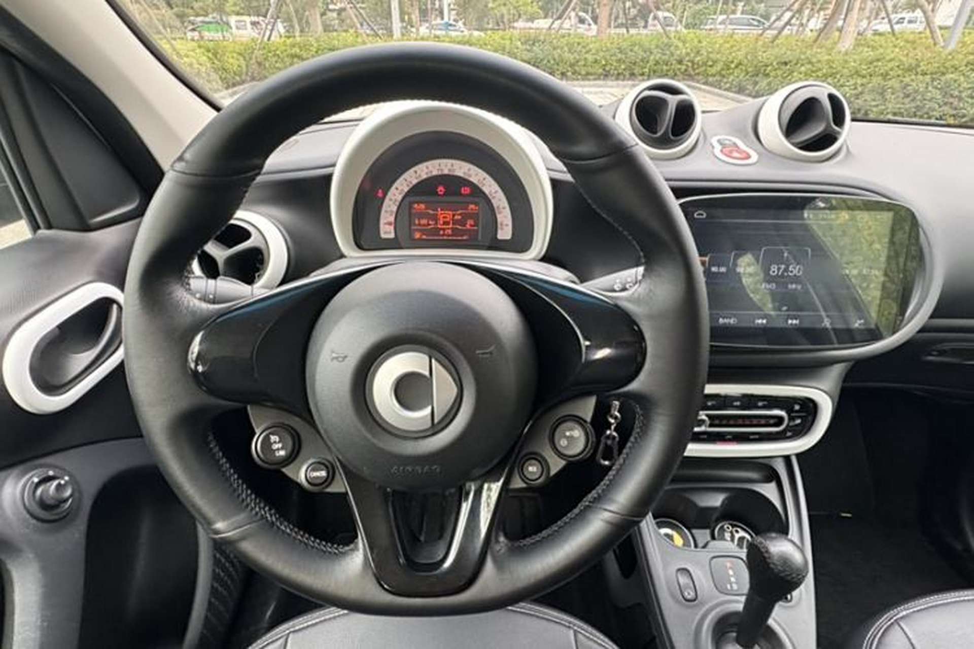 Used smart forfour 2018 1.0L 52 kW Dynamic Edition Steering Wheel