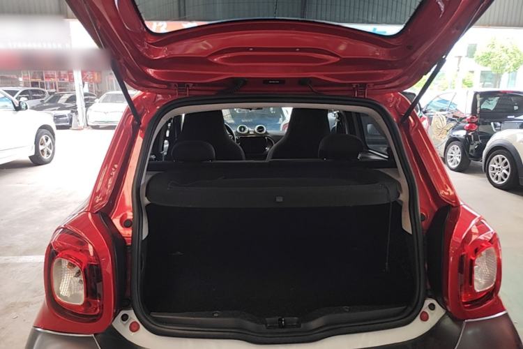 Used smart forfour 2018 1.0L 52kW Passion Edition Trunk