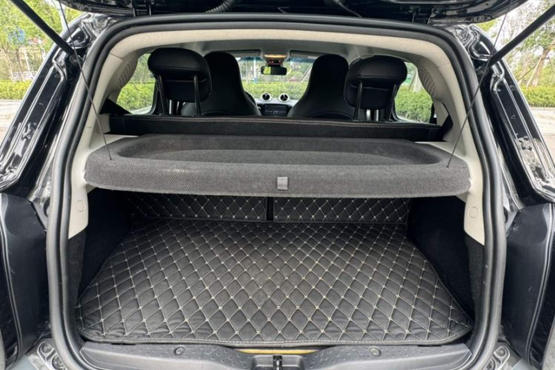 Used smart forfour 2018 1.0L 52 kW Dynamic Edition Trunk