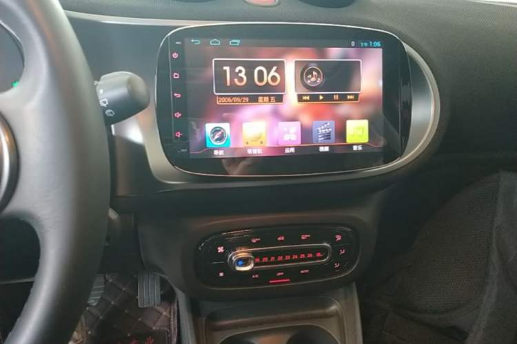 Used smart forfour 2018 1.0L 52kW Passion Edition Audio And AC Panel