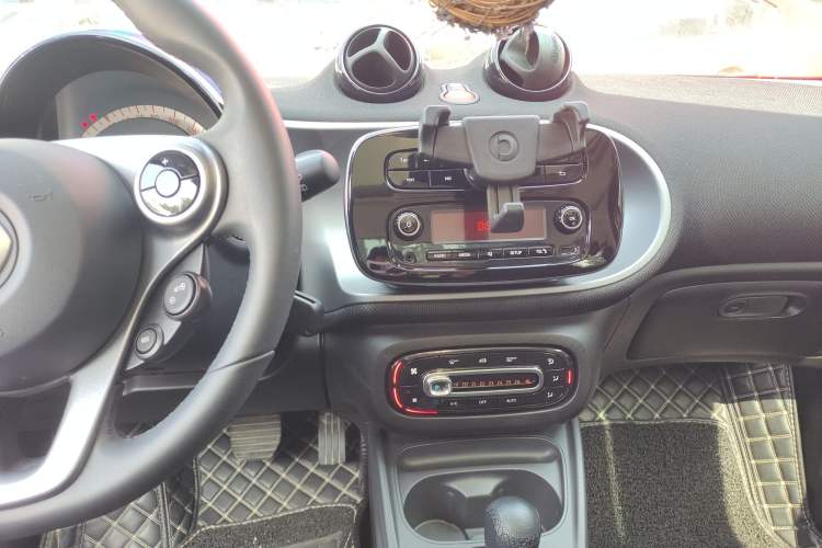 Used smart forfour 2018 1.0L 52kW Passion Edition Audio And AC Panel