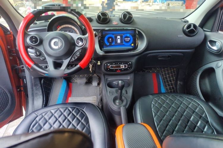 Used smart forfour 2018 1.0L 52kW Passion Edition Center Console