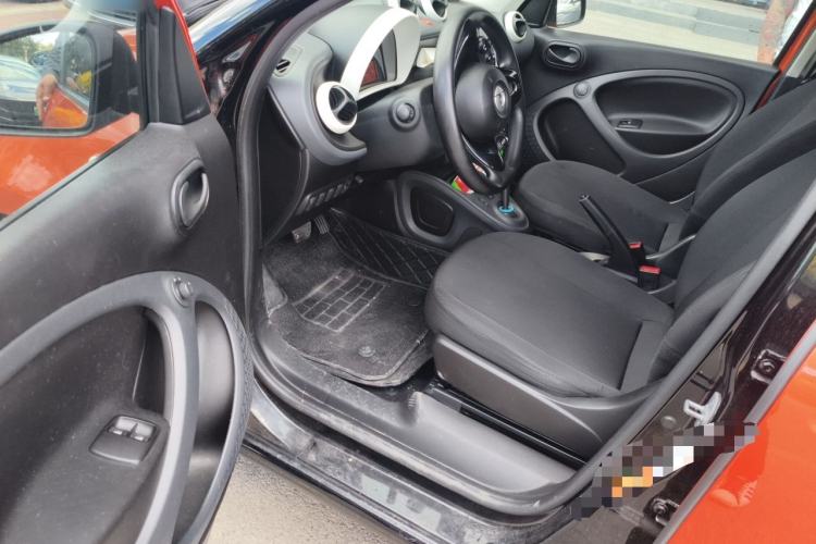 Used smart forfour 2018 1.0L 52 kW Dynamic Edition Driver Seat