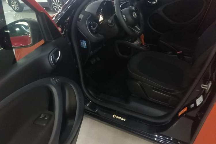 Used smart forfour 2018 1.0L 52kW Passion Edition Driver Seat