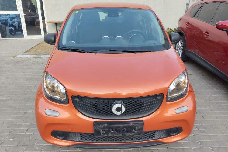 Used smart forfour 2018 1.0L 52 kW Dynamic Edition Exterior 1