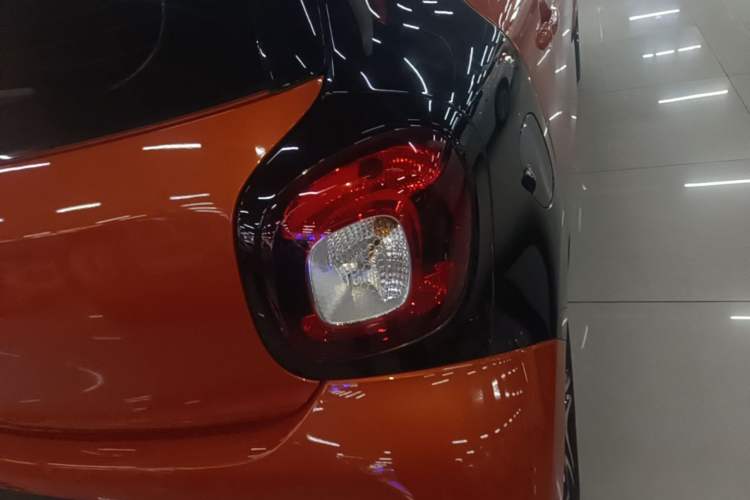 Used smart forfour 2018 1.0L 52kW Passion Edition Exterior 3