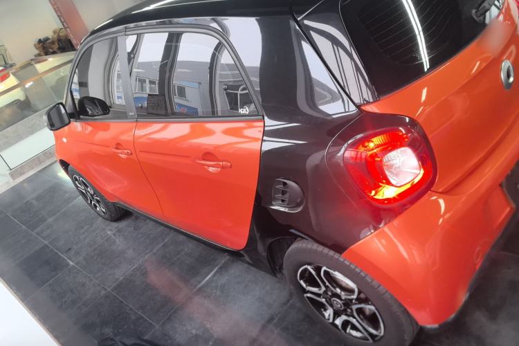Used smart forfour 2018 1.0L 52kW Passion Edition Exterior 3