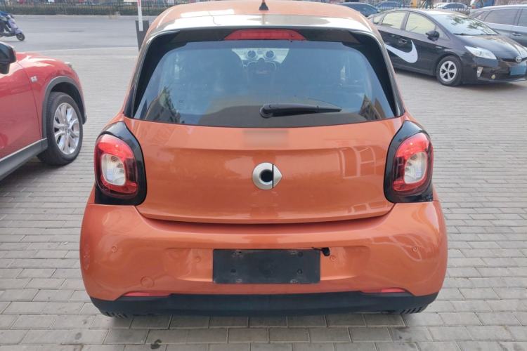 Used smart forfour 2018 1.0L 52 kW Dynamic Edition Exterior 4