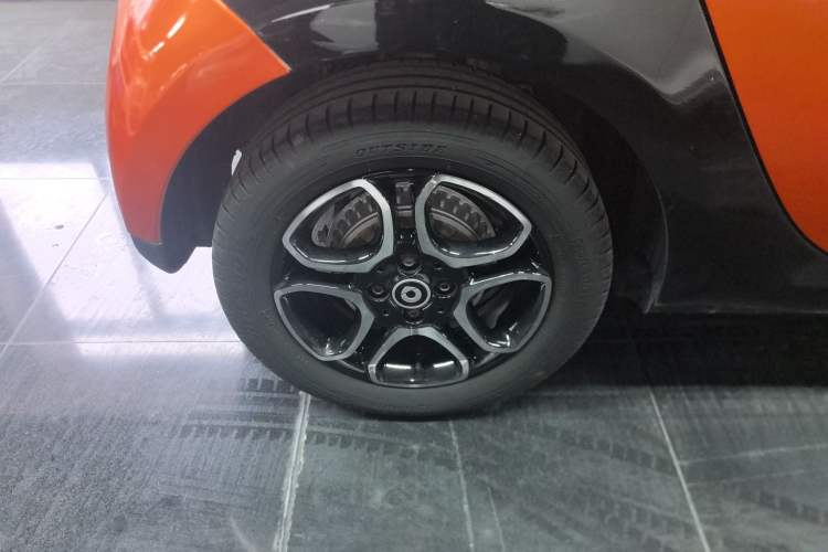 Used smart forfour 2018 1.0L 52kW Passion Edition Exterior 8