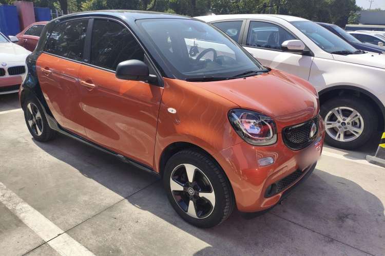 Used smart forfour 2018 1.0L 52kW Passion Edition Front Right 45 Deg