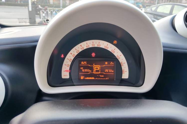 Used smart forfour 2018 1.0L 52 kW Dynamic Edition Instrument Cluster