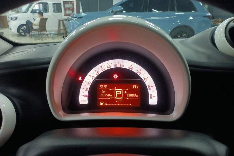 Used smart forfour 2018 1.0L 52 kW Dynamic Edition Instrument Cluster