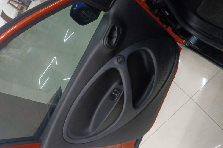 Used smart forfour 2018 1.0L 52 kW Dynamic Edition Left Front Door Interior